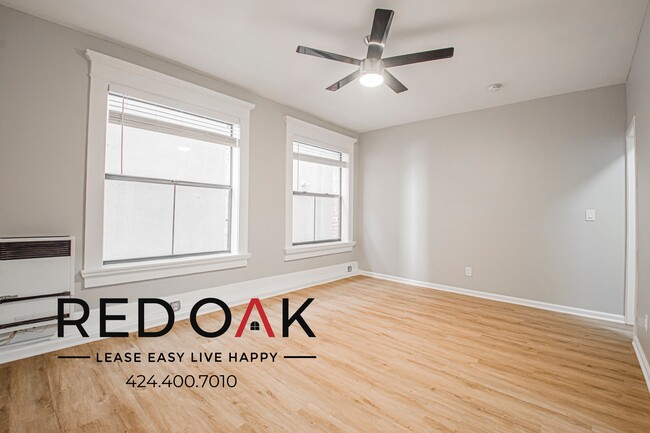 Building Photo - 692 Valencia St