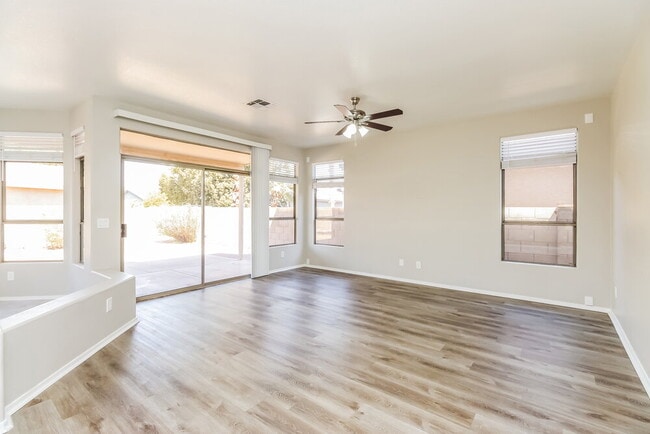 Building Photo - 1356 E Black Diamond Dr