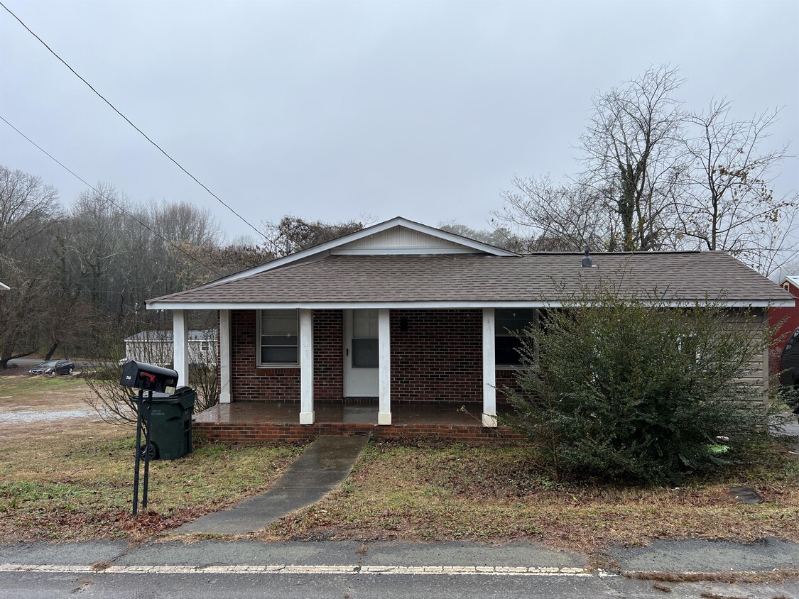 Primary Photo - 206 Dickson St