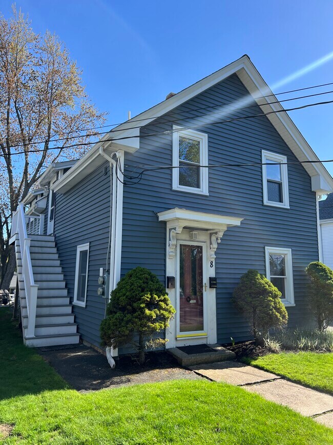 Foto del edificio - 8 Larchmont St