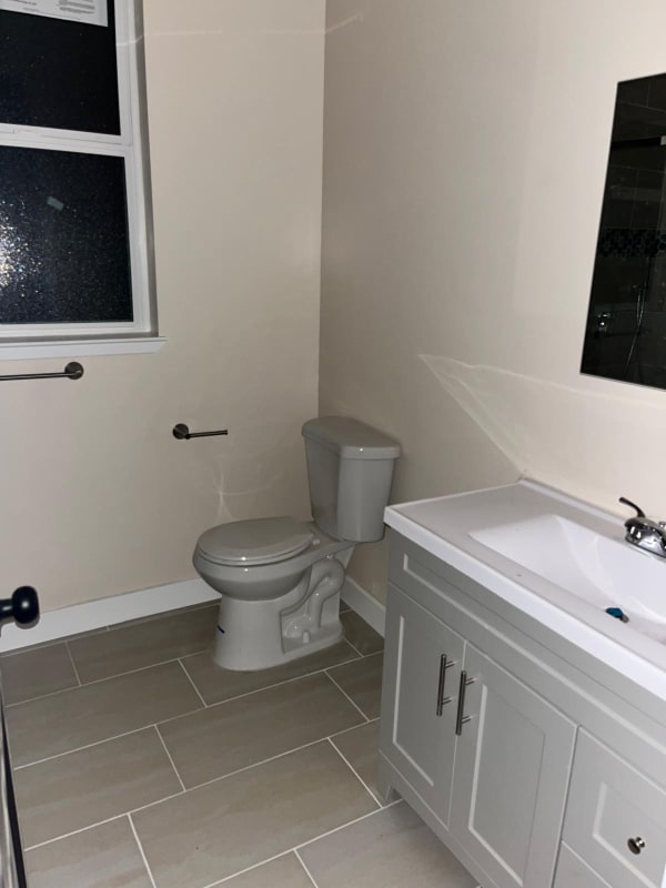 Building Photo - 994 Helen Ave