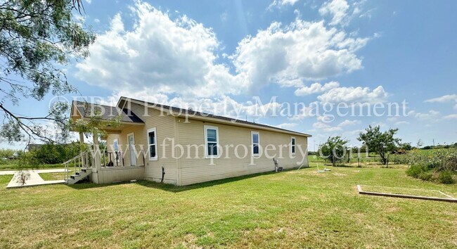 Foto del edificio - 241 W Harris Rd