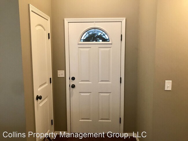 Foto del edificio - 3 br, 2 bath House - 2121 S. Fisk Ave.