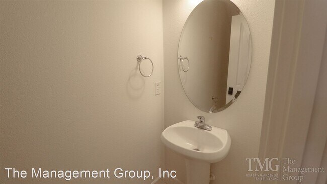 Foto del edificio - 4 br, 2.5 bath House - 2521 NW Lorenz Street