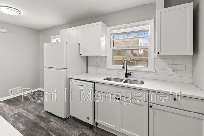 Building Photo - 4325 N 54th St