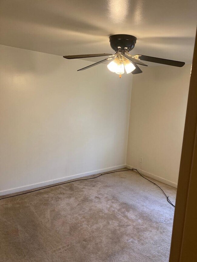 Bedroom 1 - 47 Bennett Village Ter