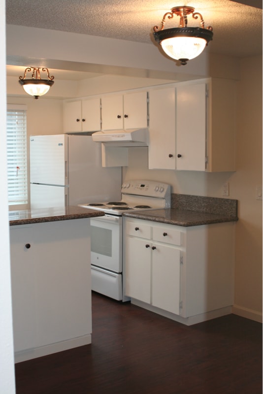 Building Photo - 301 Whitesell St W