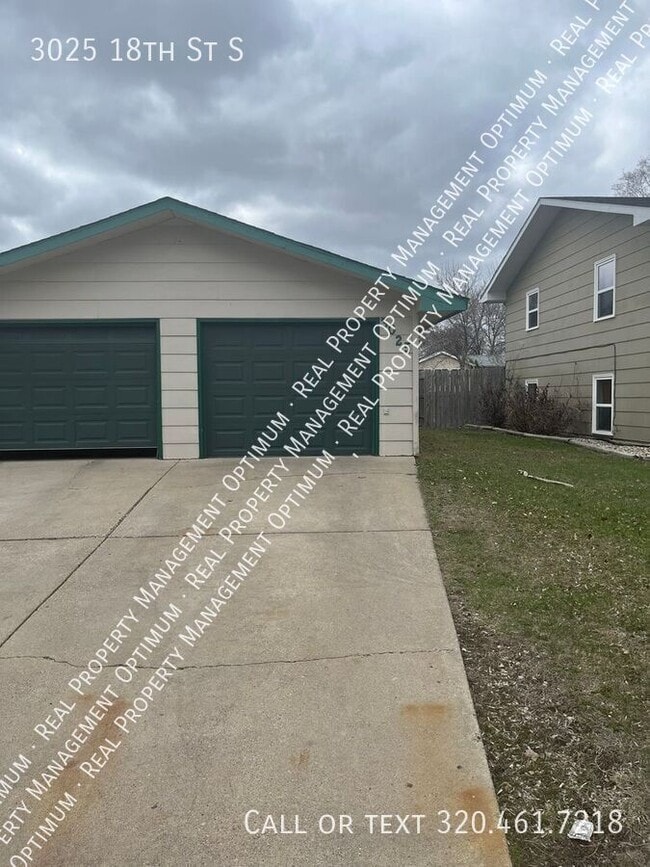 Building Photo - 3025 18th St S