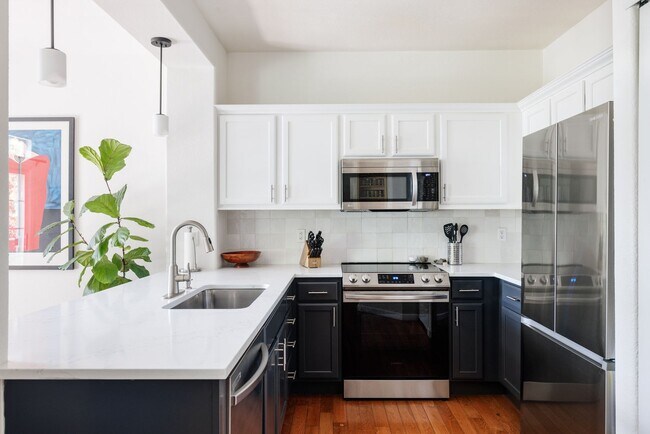 Foto del edificio - Updated 3BD, 2.5BA Townhome in The Villas ...