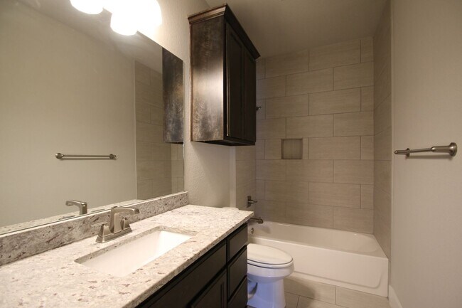 Building Photo - 225 Stewart Bend Ct