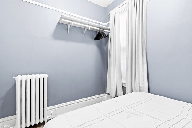 Building Photo - 2 br, 1 bath House - 422 North 15th Avenue...