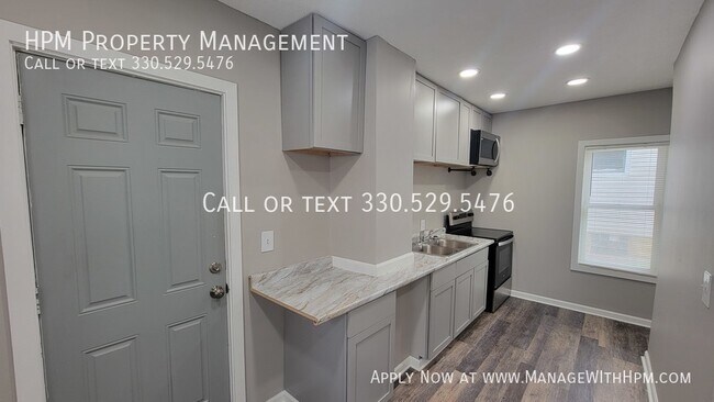 Foto del edificio - 392 Bailey Ct