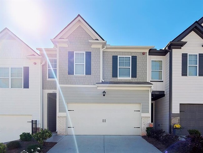 Building Photo - 721 Woodstock Grove Dr