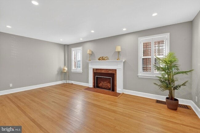 Foto del edificio - 7819 12th St NW
