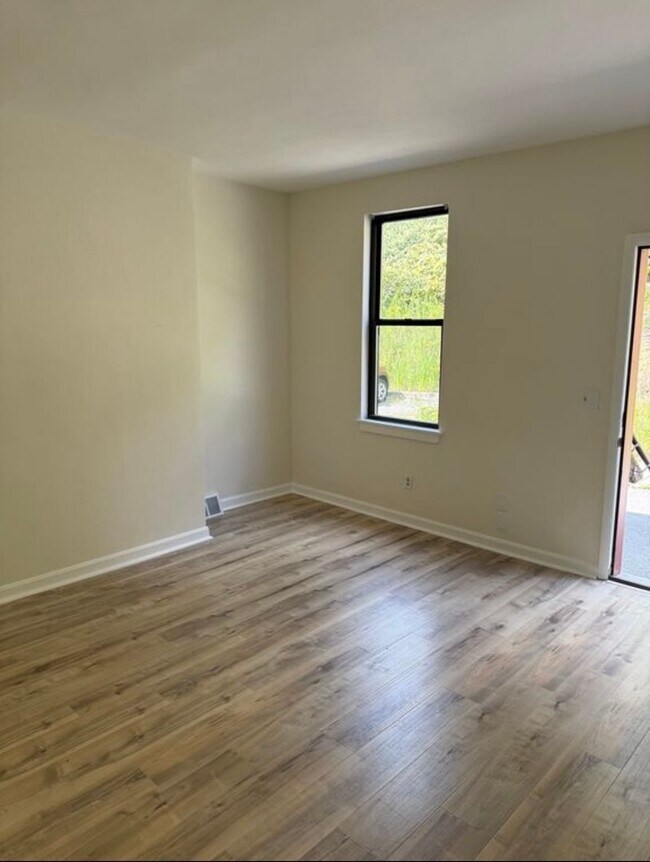 Foto del edificio - 939 Lamont St