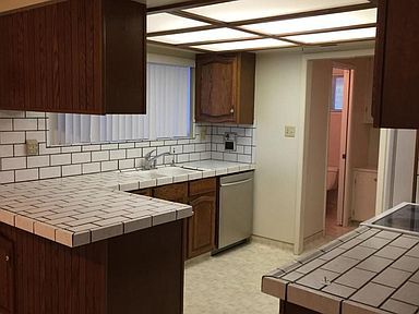 Building Photo - 2301 Solari Dr