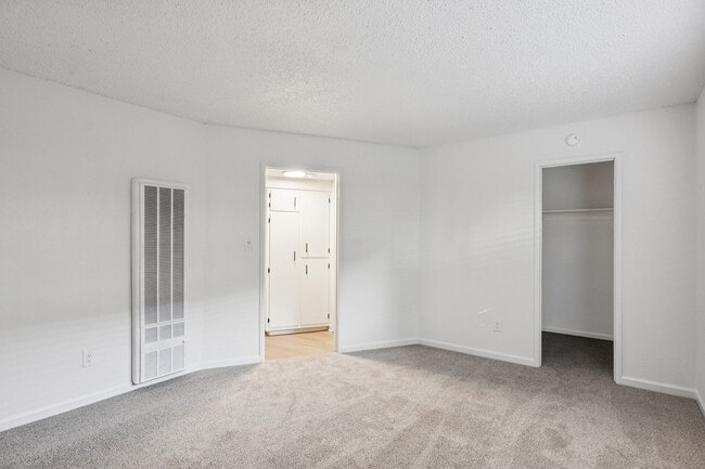 Building Photo - ReNew Arden