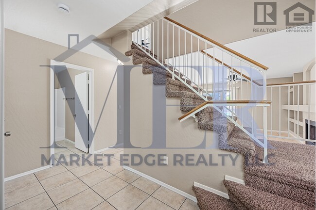 Building Photo - 5Bed/3Bath House at Loop 101/Olive Ave! Ready for Immediate Move-In! -- RV GATE! FULLY REMODELED!