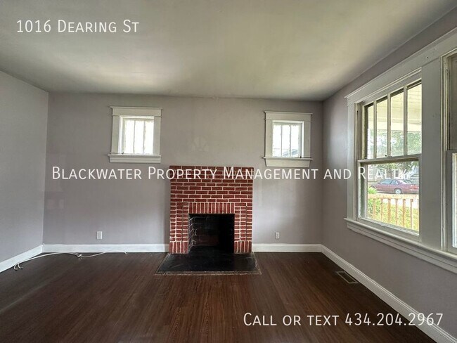 Building Photo - Charming 2 Bedroom near Downtown Lynchburg