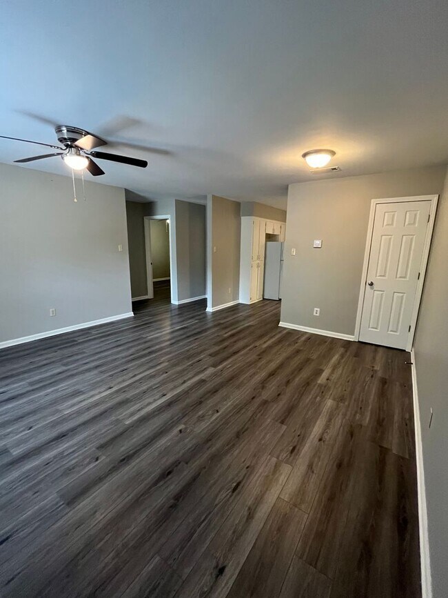 Foto del edificio - 218 Bellevue Cir