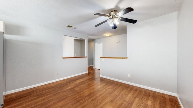 Foto del edificio - 8690 Lords Manor Way