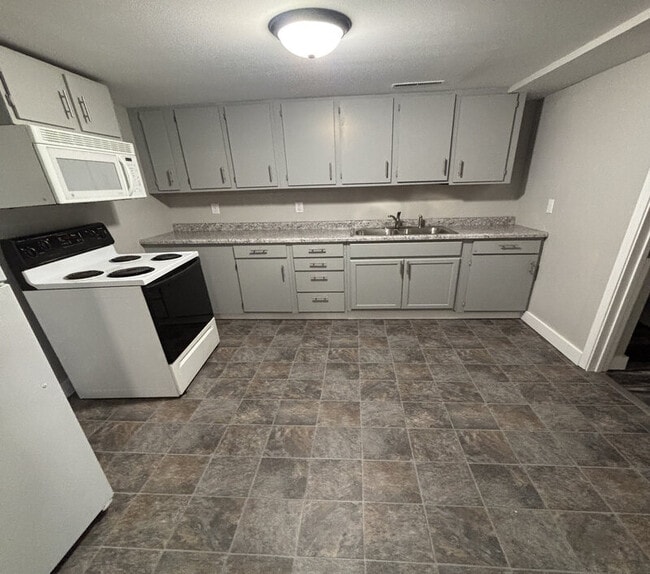 Building Photo - 5313 Leighton Ave