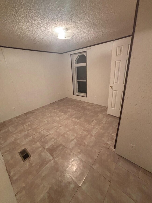 Foto del edificio - 706 Greywood Ln