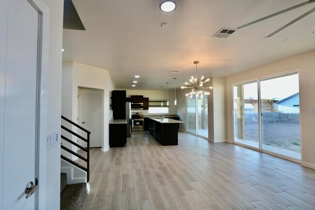Building Photo - 917 Mormon Tea Dr