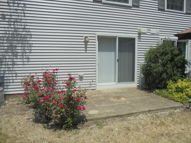 Building Photo - 269 Butternut Ln