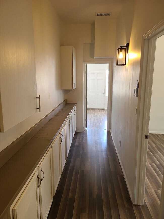 Foto del edificio - Close to Downtown Beautiful 2 bed 1 bath