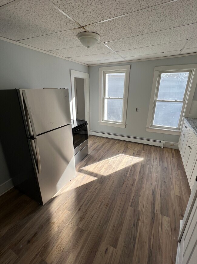 kitchen - 86 Hampshire St