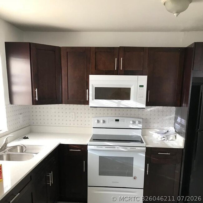 Foto del edificio - 2400 NW 21st St
