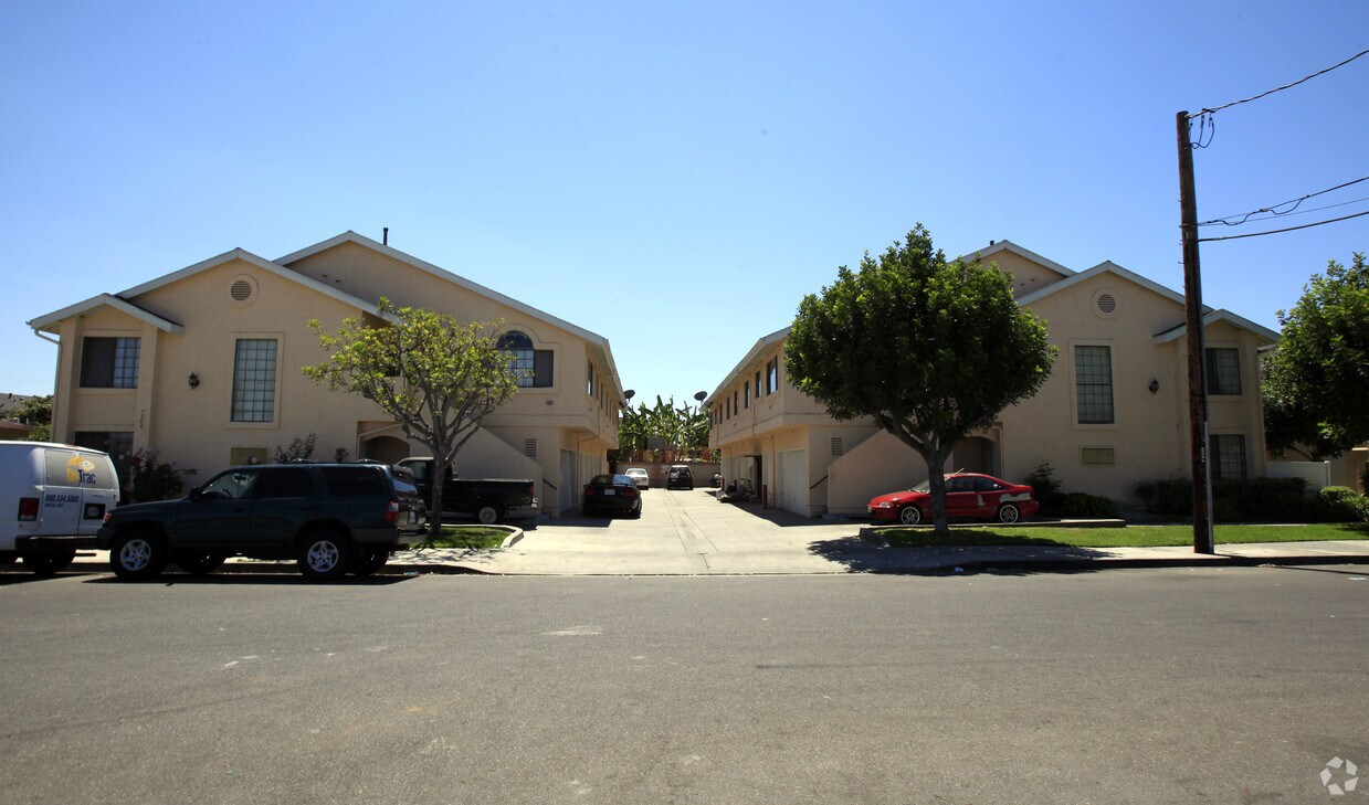 Primary Photo - 7222-7242 20th St