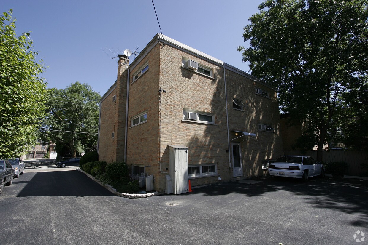 Building Photo - 17-21 Webster Ave