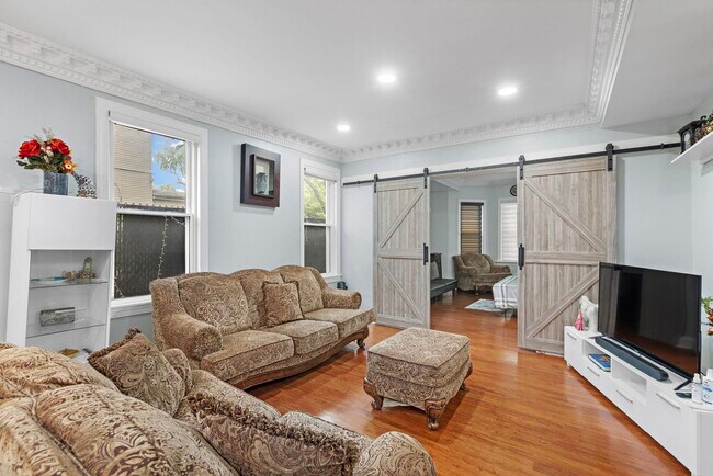Foto del edificio - 217 HIGHWOOD Ave