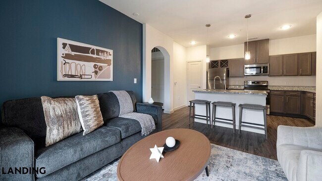 Building Photo - 2825 Main St