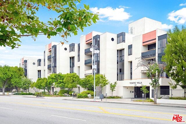 Building Photo - 222 S Central Ave