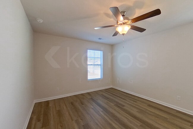 Building Photo - 121 Inez Ave