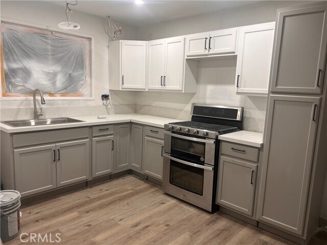 Foto del edificio - 420 Bradley Ave