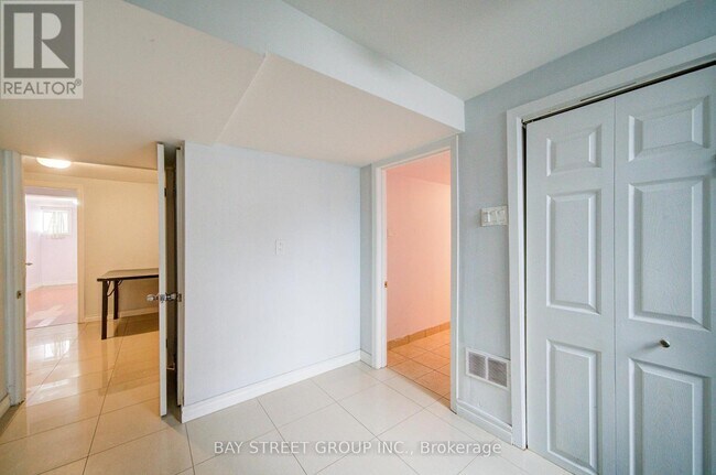 Photo du bâtiment - 5 Lockdare St