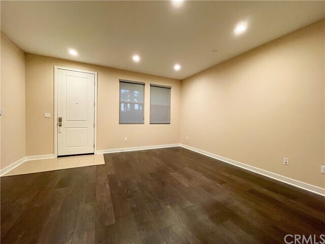 Foto del edificio - 8054 Ackerman St