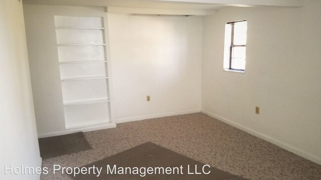 Foto del edificio - 2 br, 1 bath Room For Rent - 1319 Forest Av