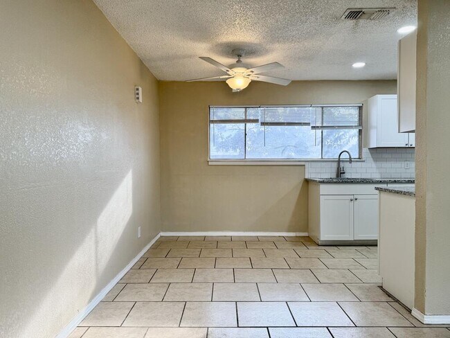 Building Photo - 2601 Verde Ave