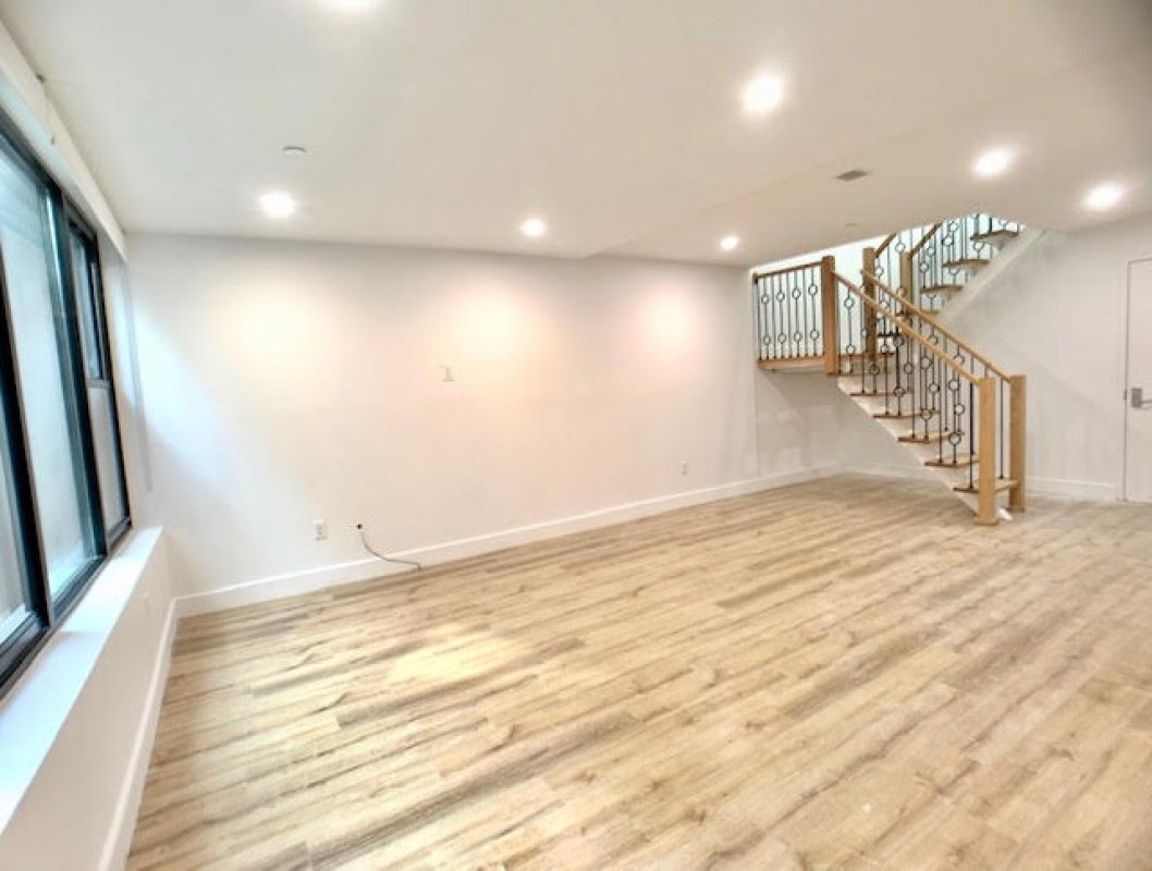 Primary Photo - 416 Lenox Avenue
