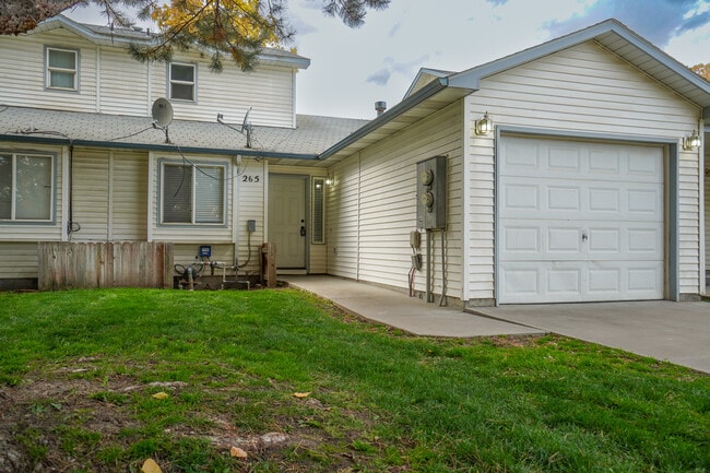 Building Photo - 265 N Paradise Ave