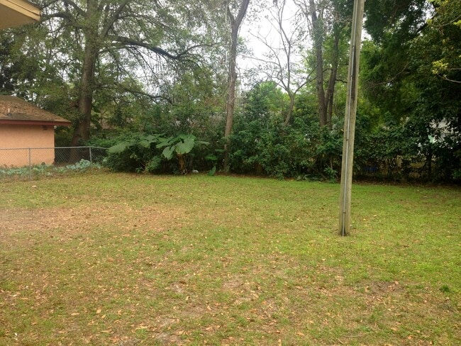 Foto del edificio - 1028 W 11th St