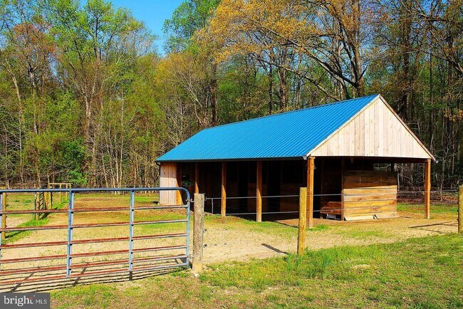 Foto del edificio - 3730 Hunting Creek Rd