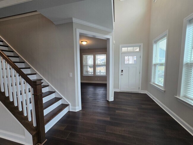 Foto del edificio - Better Than New in Holly Springs/Friendship – 4BR + Office!