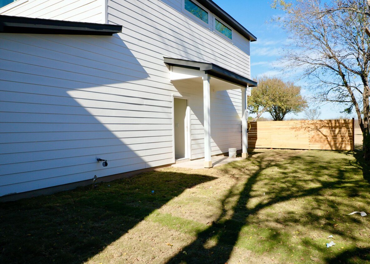 Building Photo - Modern Farmhouse East Austin