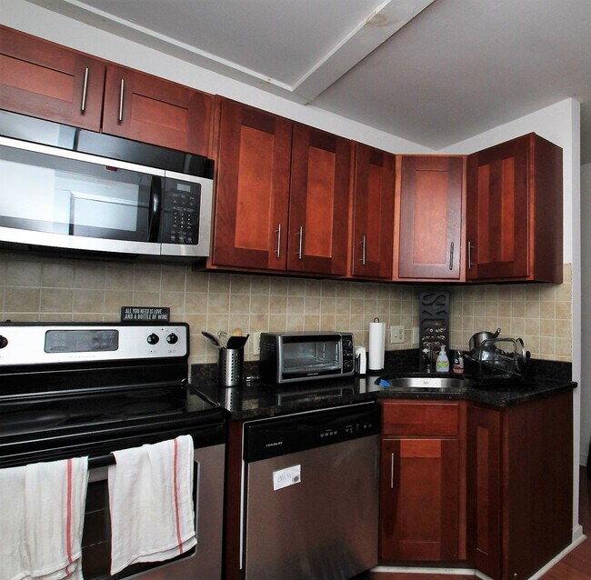Foto del edificio - 454 E Girard Ave
